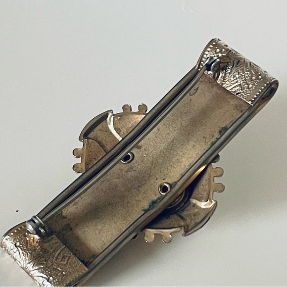 Victorian Brooch Taille D’ Epargne Enamel Gold Tone Pin Back Brooch - Picture 6 of 10